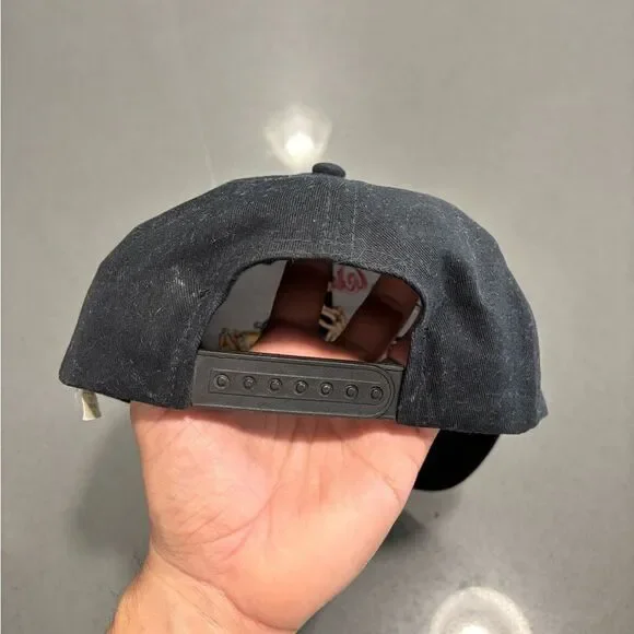 Vintage Walt Disney World Baseball Hat Embroidered Black Adult SnapBack - Picture 2 of 4